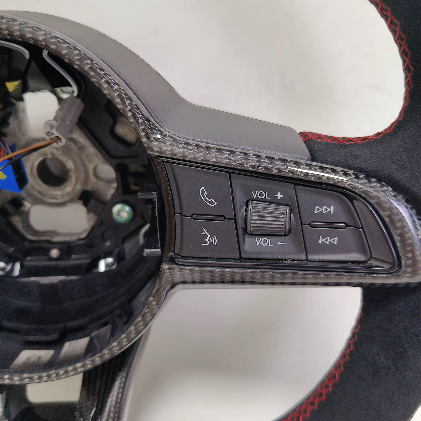 Alfa Romeo Julia Quadrifoglio Steering Wheel